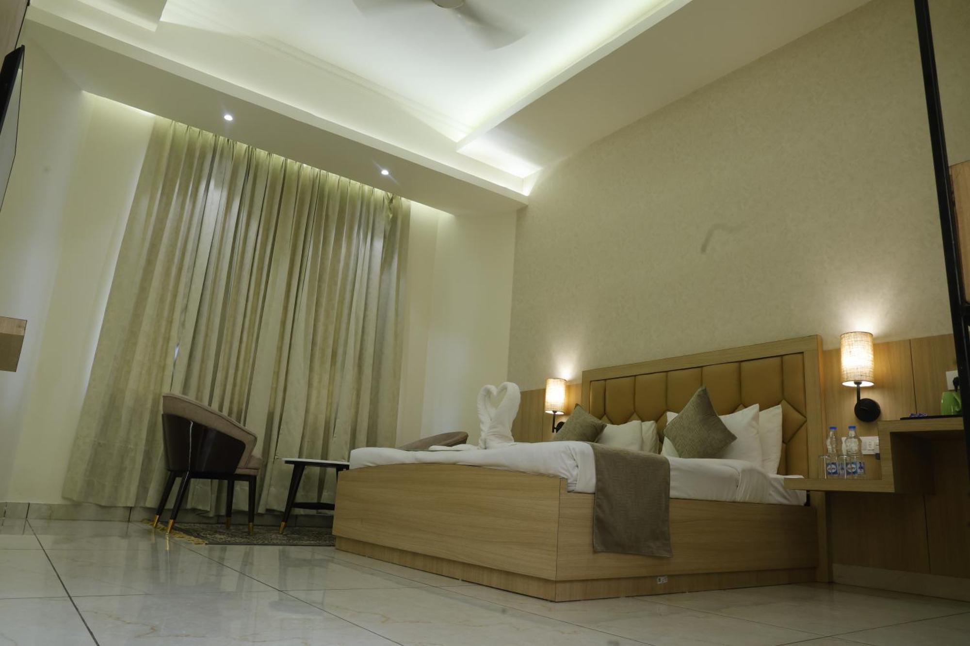 Club Platinum Resort Bahadurgarh Ngoại thất bức ảnh